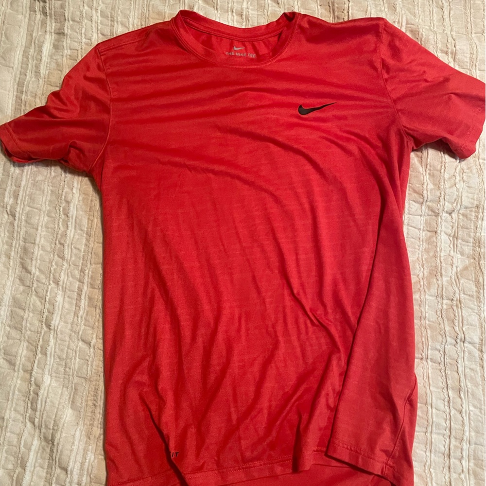 Nike red men’s/women’s shirt. Size L